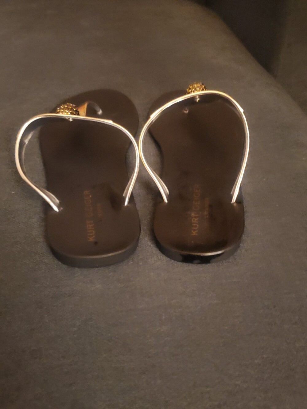 KURT GEIGER Women's Gold Metallic MADDISON TBar Thong Sandals NWOT WOB SIZE 10 - Picture 9 of 10